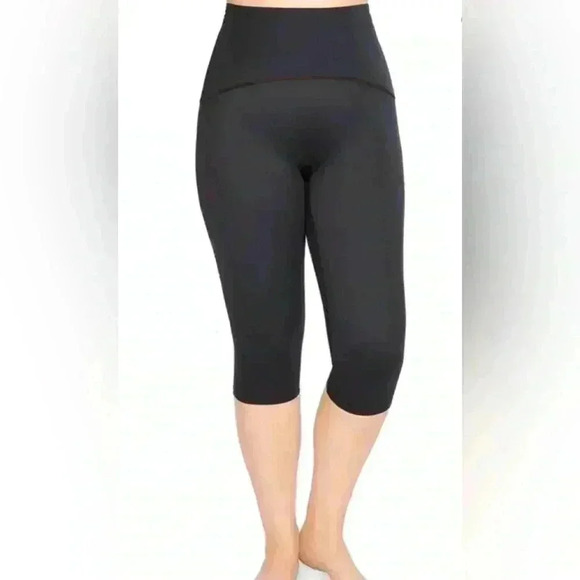 SPANX Active Knee-Length Black Leggings SizeS. - Picture 5 of 5